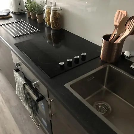 Caro Short - Parker Street Aparthotel 4*