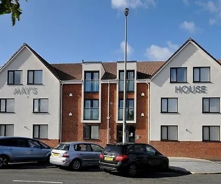 Mays - 102 Mill Street, Free Parking, 2 Minute Walk To Baltic Market And Centre - Sleep 1-10 Guests 3*