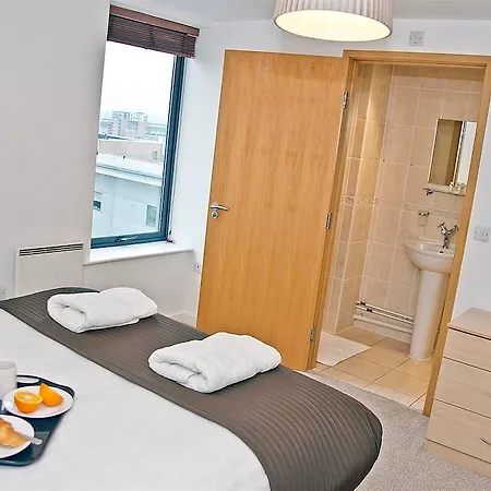 Base Serviced - Duke Street Otel