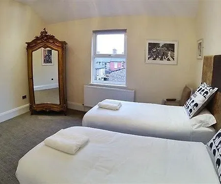 Hotel Penny Lane 3*
