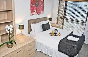Base Serviced - Duke Street Otel 3*