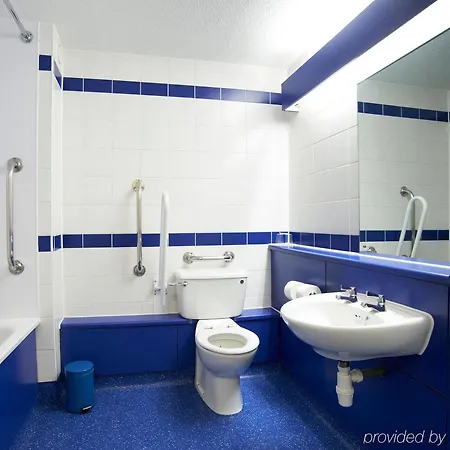 Travelodge Central Отель