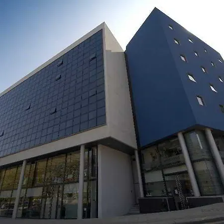 Travelodge Central Отель Ливерпуль
