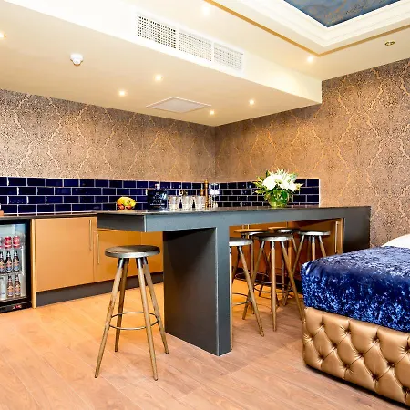 Signature Living At Shankly 4* 利物浦