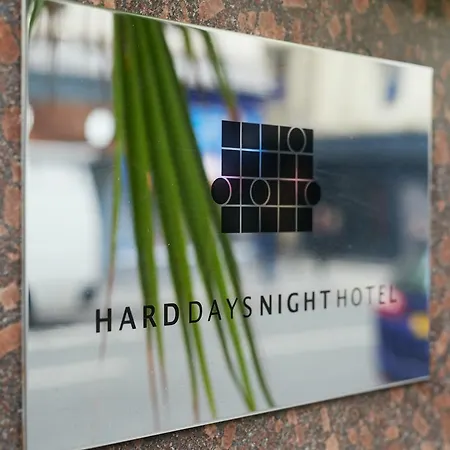מלון Hard Days Night