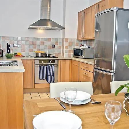 Base Serviced - Duke Street Otel 3*
