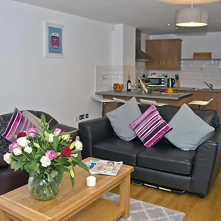 Base Serviced - Duke Street Otel 3*