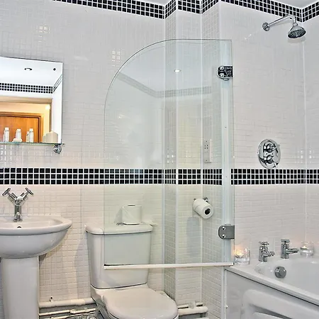 Otel Base Serviced - Duke Street