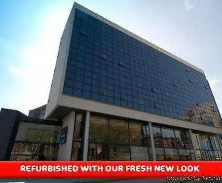 Travelodge Central Отель
