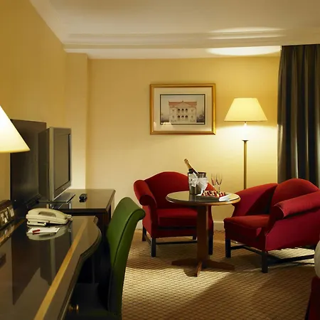 Delta By Marriott Centre Отель 4*