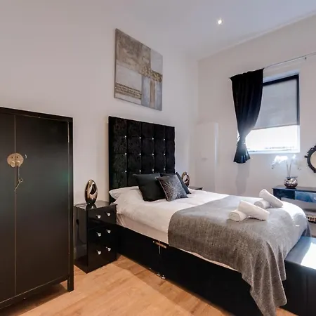 Duke Street 4*