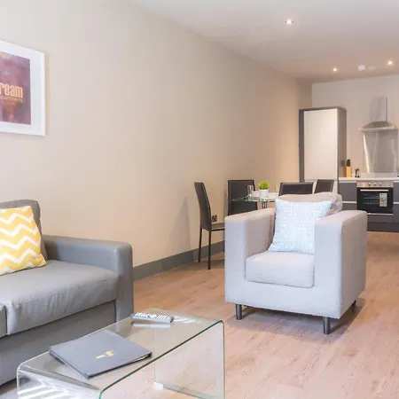 Dream Water Street Aparthotel 3*