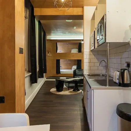 Kapsule Aparthotel 2*