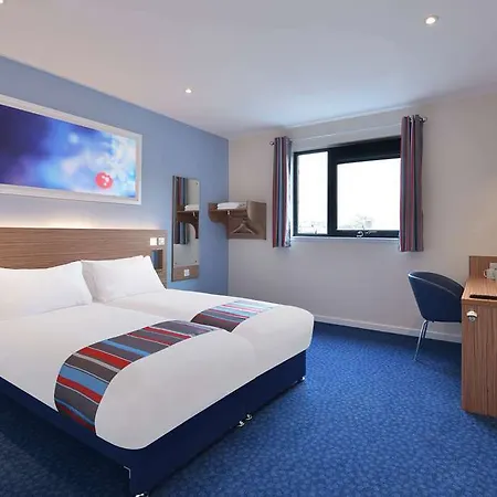 Travelodge Central Отель 3*