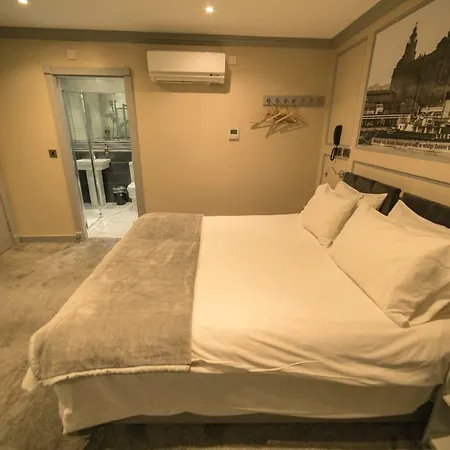 Station Hotel 3*