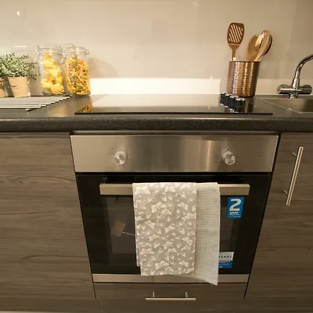 Caro Short - Parker Street Aparthotel 4*