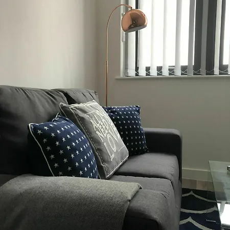 Caro Short - Parker Street Aparthotel