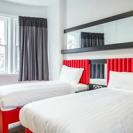 Hotell Tune 2*