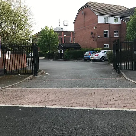 Kingsway Court