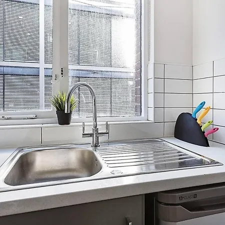 Host & - Slater Street Апартаменты *
