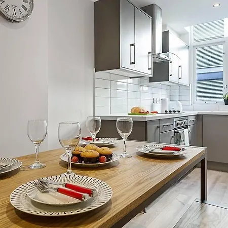 Host & - Slater Street * Ливерпуль