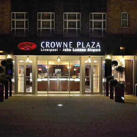 Отель Crowne Plaza - John Lennon Airport By Ihg