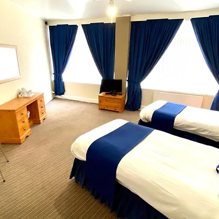 Stalbridge 3* Liverpool