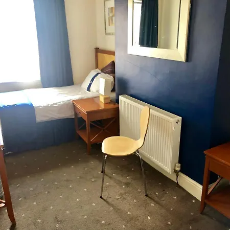 Stalbridge 3* Liverpool