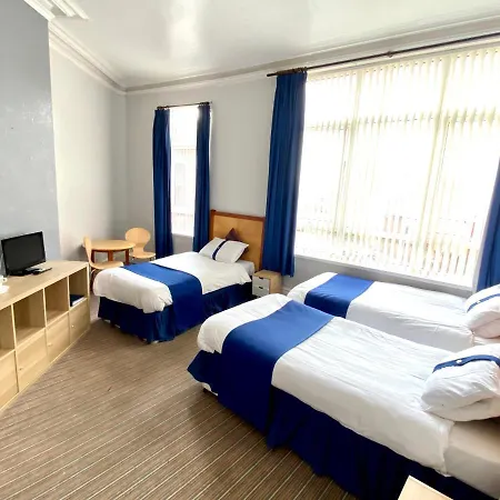 Stalbridge 3* Liverpool