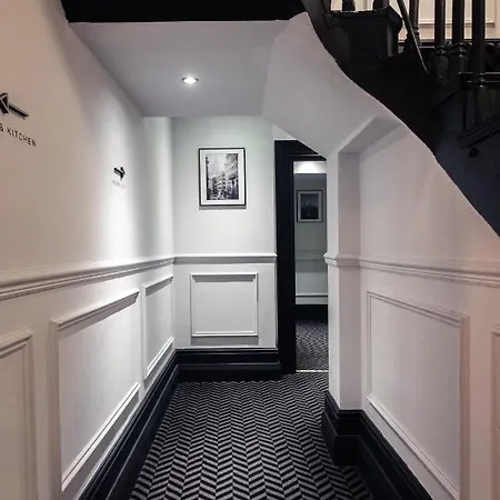 Lock And Key Boutique - Duke Street