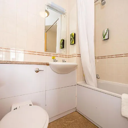 Stables Inn, Aintree Hotel