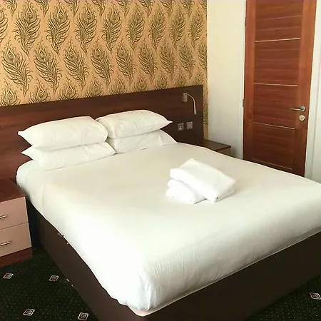 Отель The Marlborough 3*