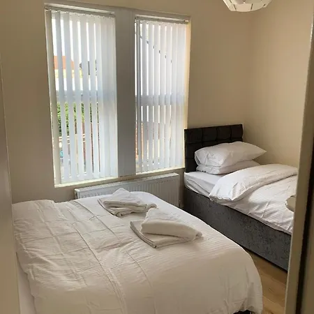 Smeaton Serviced 3*