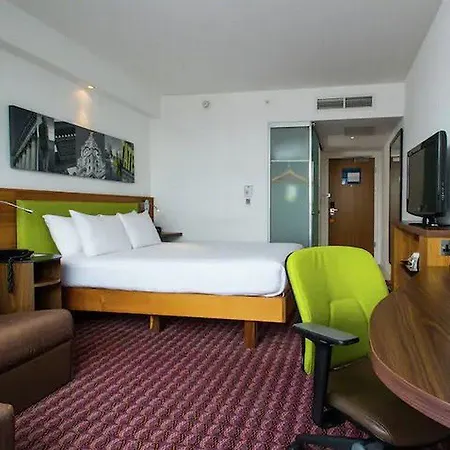 Hampton By Hilton Centre