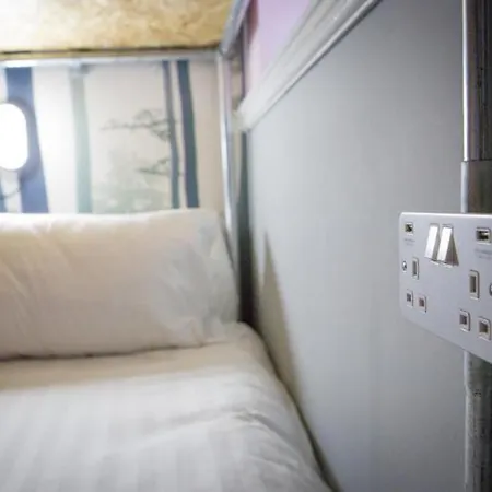 Sleep Eat Hostel *