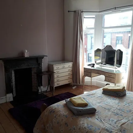 Traditional House Near Centre * Liverpool