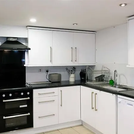 Seymour Townhouse By Serviced Living Apartment