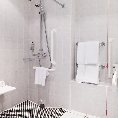Express Liverpool-albert Dock By Ihg