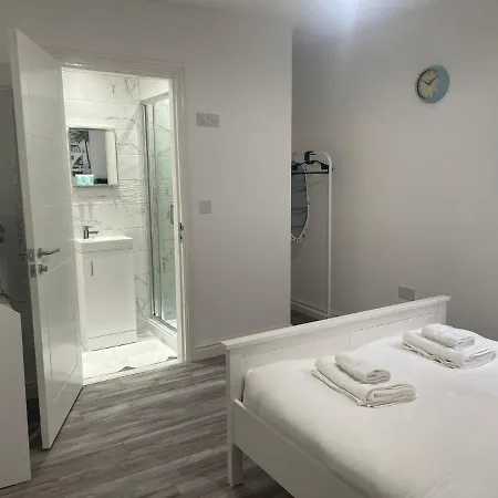 Citybreaks With Free Parking * Liverpool