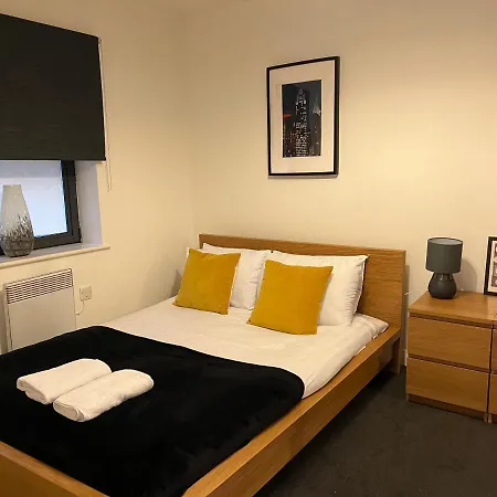 Stunning Centre Apartment, Benson Street, 1 *