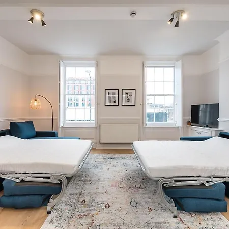 Host & - The Seel Street Townhouse