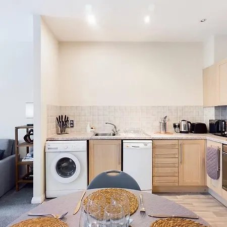 Magnificent 1bdr In Mersyside Appartement *