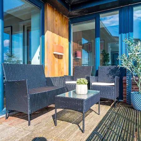Host & - Marina View Penthouse *
