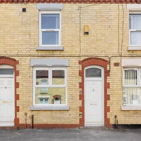 Teck House - Air Host & - 5 Mins To Hospital Holiday home *