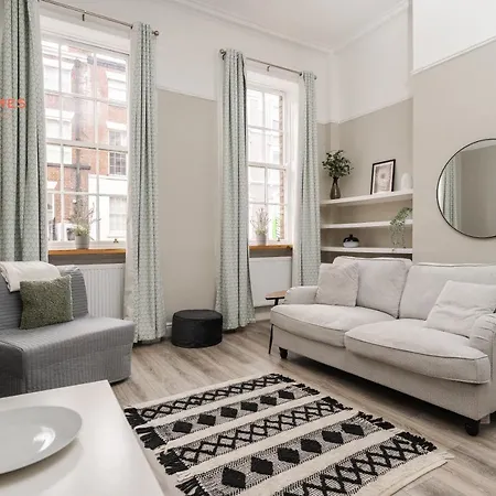 Open & Spacious Ground Floor - Sleeps 6 Appartement