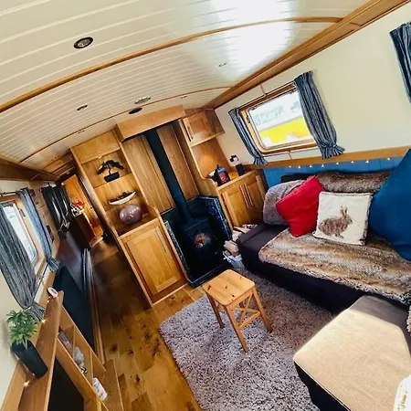 Lovely 2-bedroom Barge Brunswick Dock Liverpool! Botel *