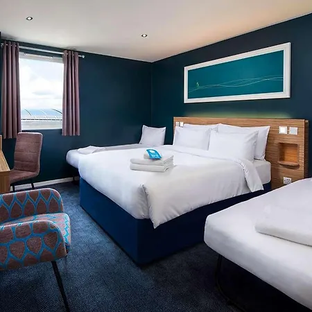 Travelodge Stonedale Park 3*