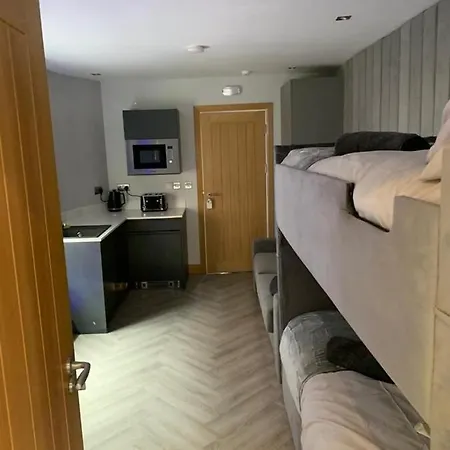 Belvedere - 83 Mount Pleasant * Liverpool