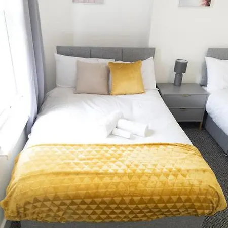 Casa vacanze 2 Bed Townhouse Close To Lfc Stadium Liverpool