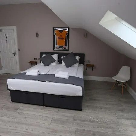 Tia Otel
